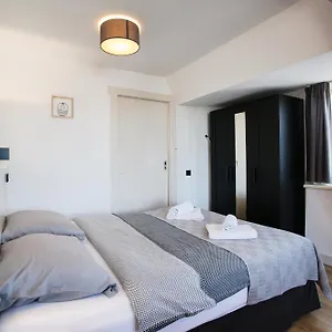 Appartement Four Star - Berkenbosch Blokstraat, Den Haag